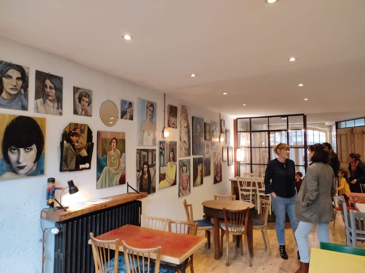 Vue d’une exposition des œuvres de Magali Roux-Roche