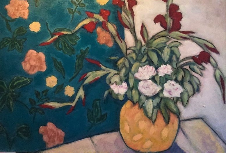 Nature morte florale dans un vase jaune, peinture de Magali Roux-Roche